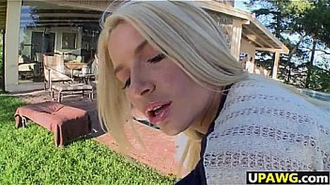 Big booty Pawg Anikka Albrite takes it in the ass