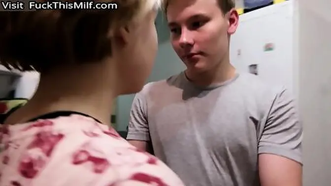 Neighbor seduces woman and gets lucky with a quick fuck