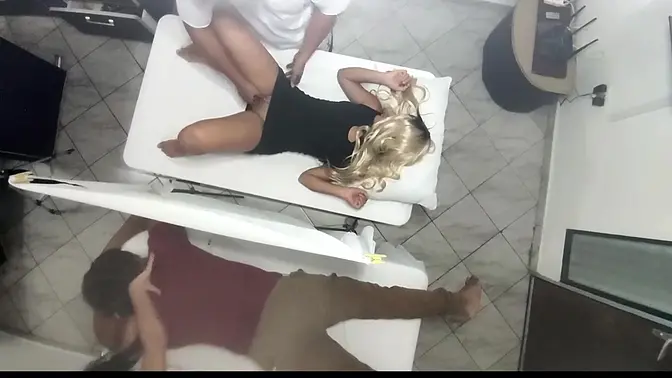 Cheating Wife Gets Creampied by Doctor in Couples Massage Parlor