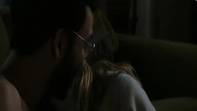 Sydney Sweeney's sensual teases in a voyeuristic bedroom