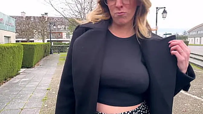 French MILF gets DP in a real amateur threesome