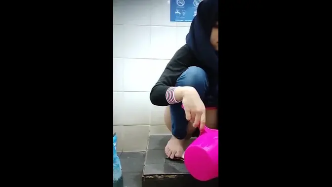 Hidden cam catches a creampie at the Indomaret cashier