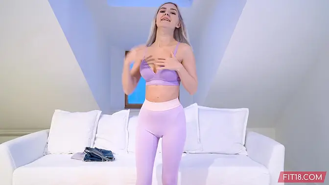 Blonde Eva Elfie takes pounded on the doorstep