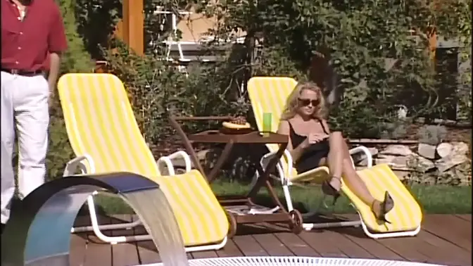 Perverse temptations: Asshole closeup & huge cock