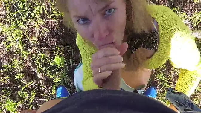 Busty Russian MILF Sasha Bikeyeva gets a quick outdoor blowjob in the park