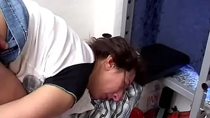 Disgruntled wife gets pussy licked and pampered with Pompino