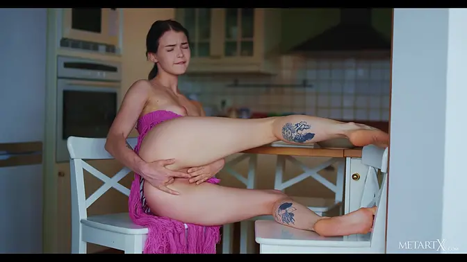 Tutsi Solo: African beauty deepthroats and rides cock