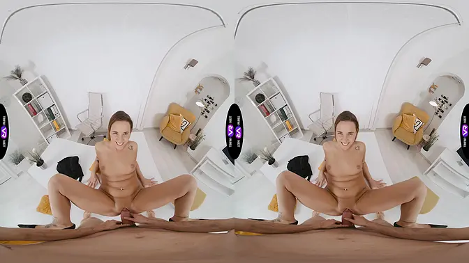 Sexy babe offers all her skills for your pleasure