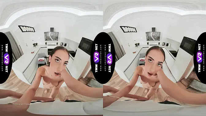 Babe gets her holes filled before breakfast