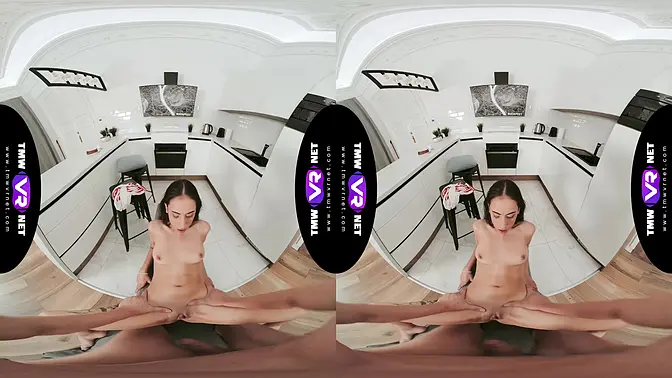 Babe gets her holes filled before breakfast