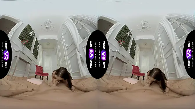 Hottie welcomes her dude back home