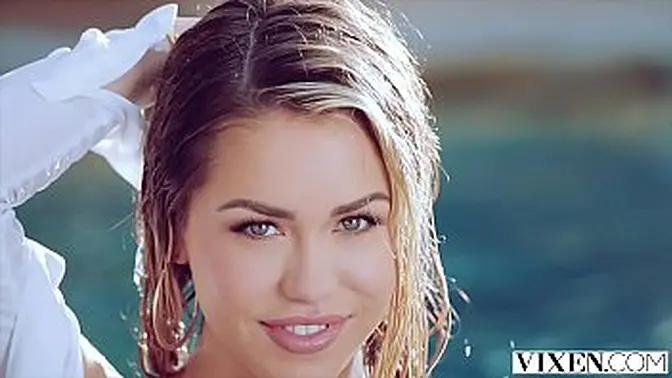 Blonde vixens give boyfriend a special treat