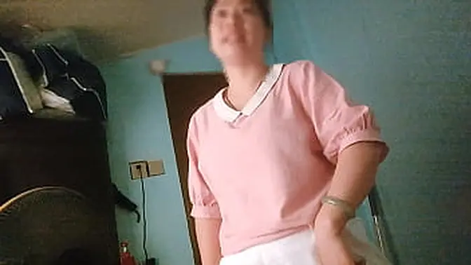 She's not a professional prostitute, I asked her to set a price for herself, and in the end, I negotiated the price