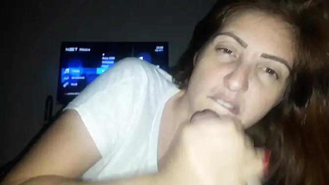 Amateur MILF gives sloppy blowjob and handjob