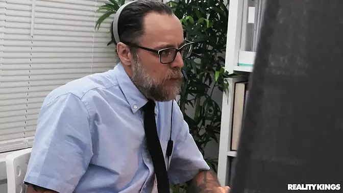 Working Late Gets Wild! Reality Kings