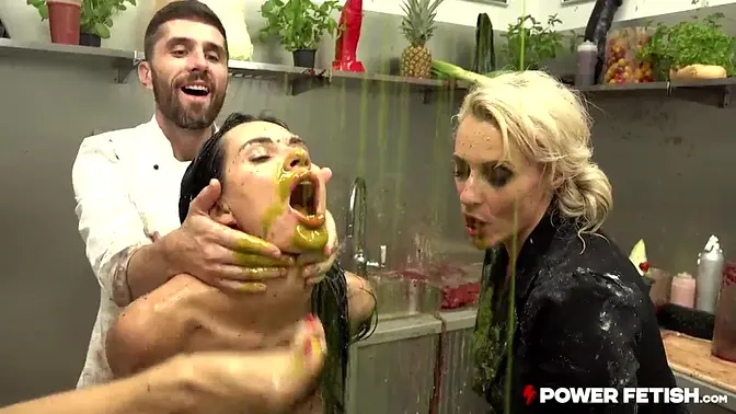 Brittany Bardot, Valentina Sierra & Megan Venturi - Zucchini POV Orgy