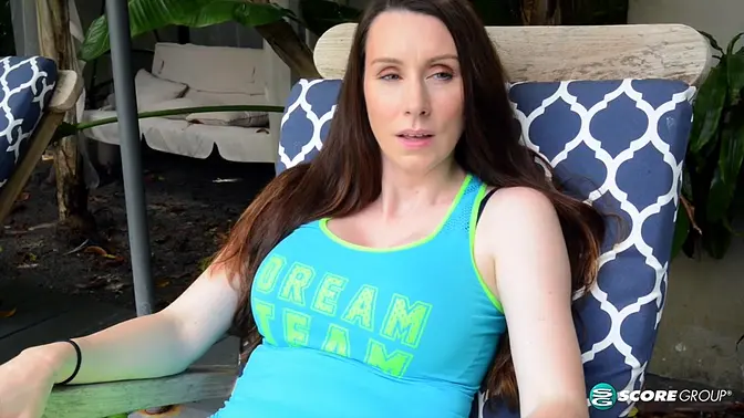 Mature MILF gets her creampie