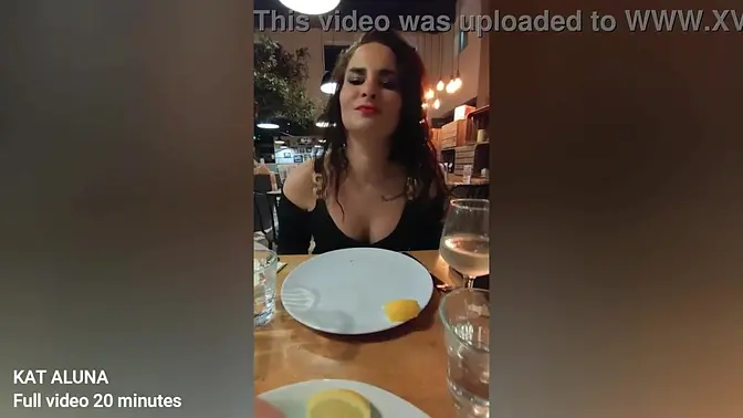 Outdoor slut gets deep-throated in car parking