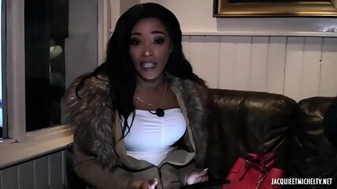 Ebony bitch Kiki Minaj wants it both ways