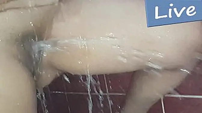 Curvy Latin BBW gives a big squirt