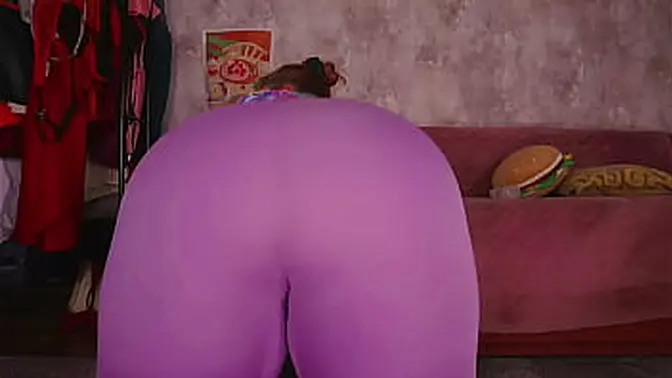 Shaved bbw ass in leggings twerks and gets doggystyle fucked