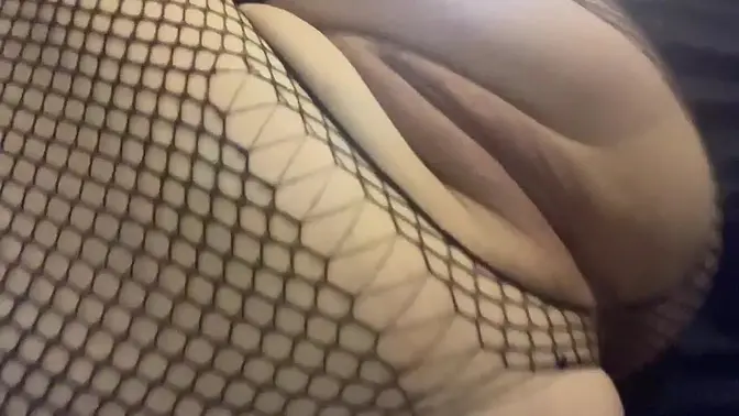 Stepdaughter's virgin pussy takes pounded by her black stepdad