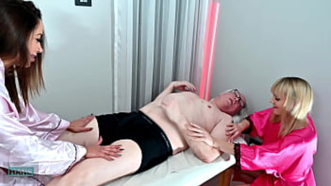 Two giants of the chest pampering gentlemen with simultaneous oral😜 pleasure, culminating in ultimate satisfaction!