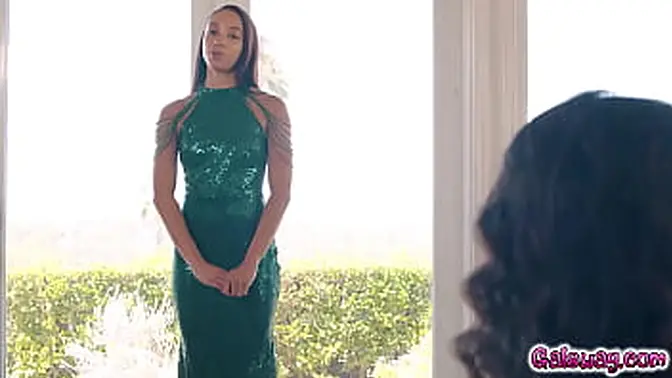 Ebony Milf Alexis Tae and Brunette Penny Barber in lesbian action