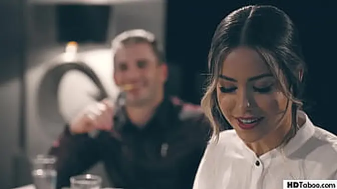 Friend with benefits gives jaw-dropping blowjob