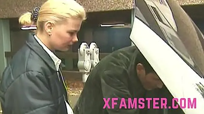 Petite 18yo amateur gives deepthroat blowjob