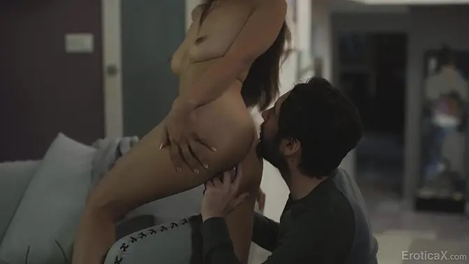 Blonde bombshell Alexia Anders gets lost and ends up naked