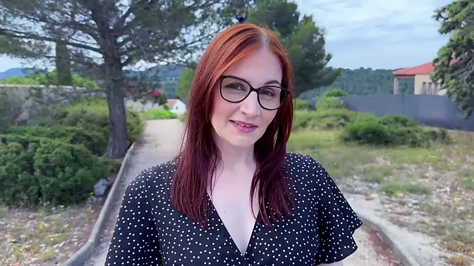 Brunette MILF Lavyana gets her ass plugged