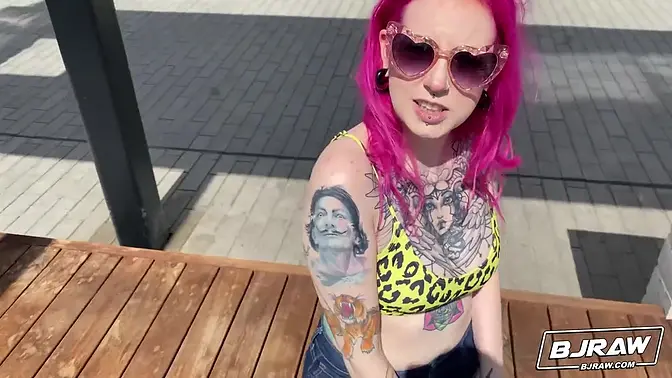 Lady Loves To Lick - Lady Lazarus