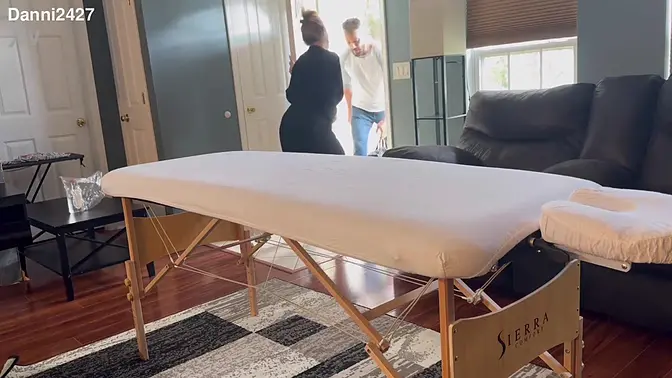 All Natural Thick Curvy Pawg Danni Jones Gets A Very Thorough Massage