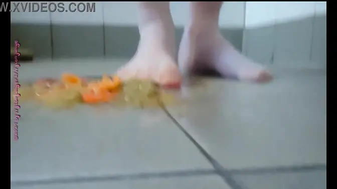 Chubby Solo Shower - Pantyhose and Fruit Foot Play