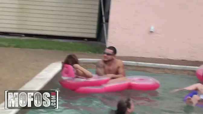 Veronica Rodriguez and Madelyn Monroe messily cum on pool party