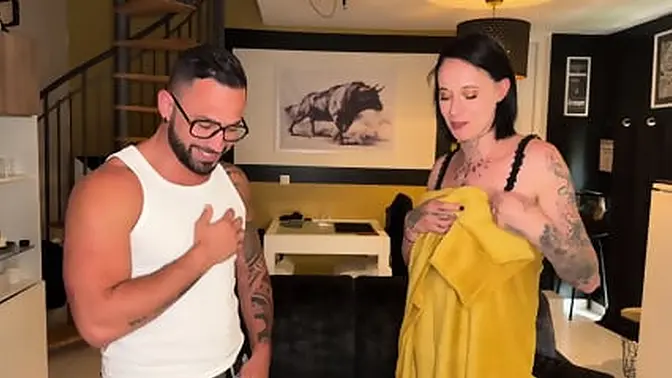 Emilie's Welcoming Blowjob for her New Neighbor