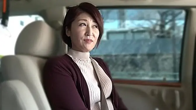 Celebrity MILF cheats on hubby with Asian teen in wild threesome