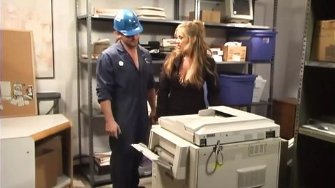 Busty Thai Kianna Dior Sucks Dick🌭 in Public Fucks