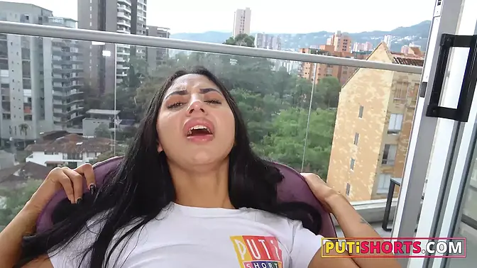 Close-up Anal Creampie on Tight Hispanic Bubble Butt in Yoga Shorts