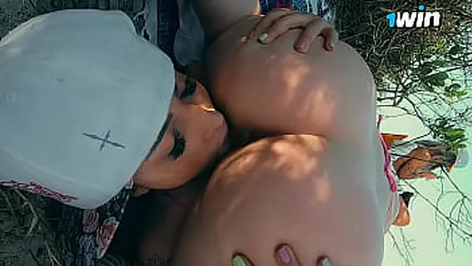 Sexy MILF chews up the young girl's pussy