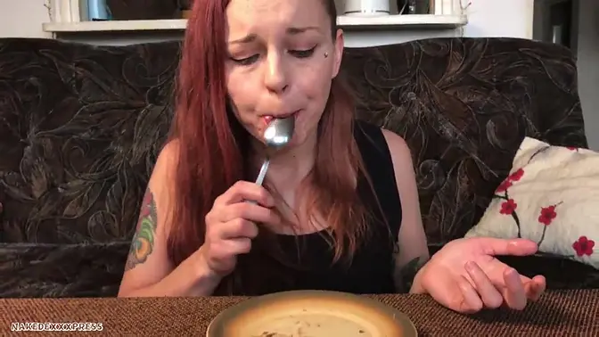 MILF Aimee Waves eats cum frosting off a cake