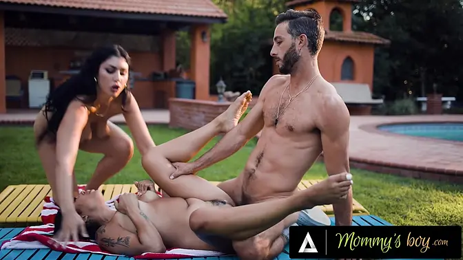 MILF bestie and stepson share lucky boy in outdoor FFM threesome