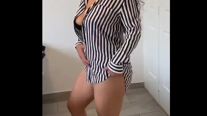 Hot Colombian MILF rides dick with her huge ass