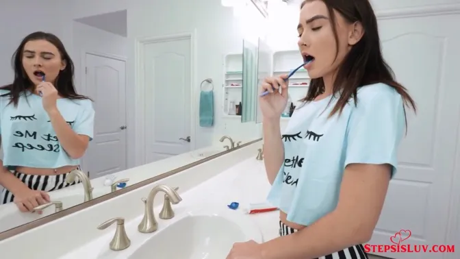 Innocent teen flashes ass in living room while getting fucked hard