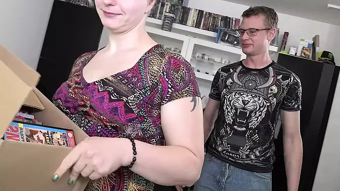 Moist Creamy Snatch From The Postman - Horny Fuck