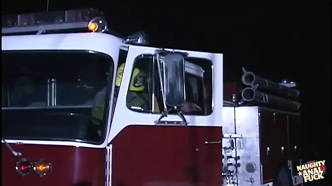 Brunette pearl eats pussy while getting her ass fucked by a pulsating giant cock