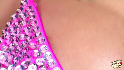 Blonde babe devoured by massive dick🍆 in deepthroat and anal👌 play