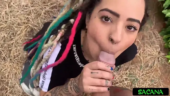 Amateur couple fucks in the coffee plantation