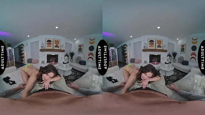 UP CLOSE VR - Scarlett Alexis Relishes On Kyle Mason Grabbing Her Tits Before Riding His Thick Cock